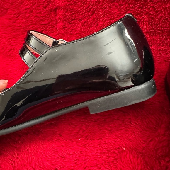 Toddler girl patent leather Mary Jane’s - Picture 2 of 6